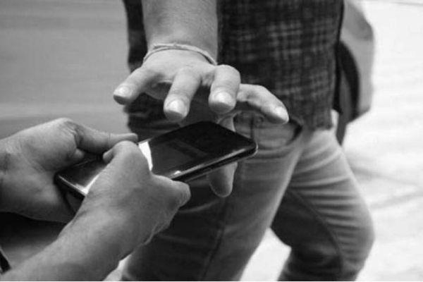 mobile snatching