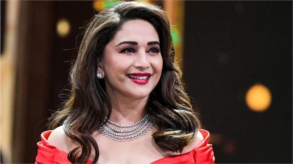 madhuri dixit to play serial killer in   mrs deshpande  