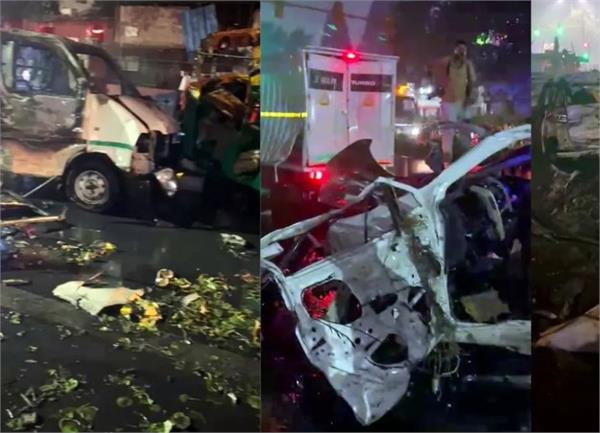 delhi blast  death toll rises to 12 in car blast near red fort