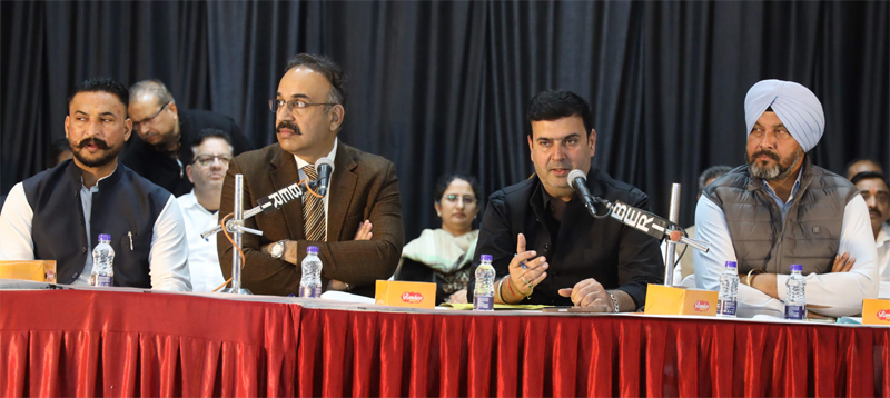 ਜਲੰਧਰ ਨਿਗਮ ਕੌਂਸਲਰ ਹਾਊਸ ਦੀ ਮੀਟਿੰਗ 'ਚ 400 ਕਰੋੜ ਦਾ ਏਜੰਡਾ 4 ਮਿੰਟਾਂ 'ਚ ਪਾਸ, ਵਿਰੋਧੀ ਧਿਰ ਦਿਸੀ ਬੇਅਸਰ