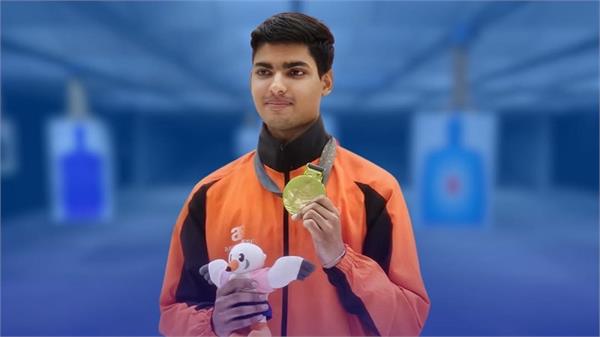 abhinav deshwal wins gold in 24m pistol event