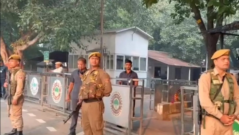 ਬਿਹਾਰ ਚੋਣਾਂ: ਗਿਣਤੀ ਦੌਰਾਨ ਮੁੱਖ ਮੰਤਰੀ ਦੇ ਨਿਵਾਸ ਸਥਾਨ ''ਤੇ ਸੁਰੱਖਿਆ ਵਧਾਈ, ਇਲਾਕੇ ''ਚ ਹਾਈ ਅਲਰਟ