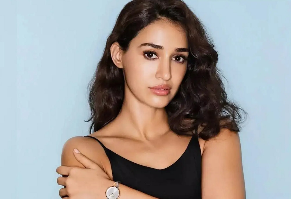 ਦਿਸ਼ਾ ਪਟਾਨੀ ਦੇ ਘਰ ''ਤੇ ਹਮਲੇ ਮਗਰੋਂ ਪ੍ਰਸ਼ਾਸਨ ਦੀ ਵੱਡੀ ਕਾਰਵਾਈ ! ਪਿਤਾ ਨੂੰ ਮਿਲਿਆ ਹਥਿਆਰ ਦਾ ਲਾਇਸੈਂਸ