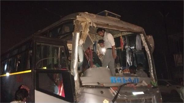 passengers two buses accident