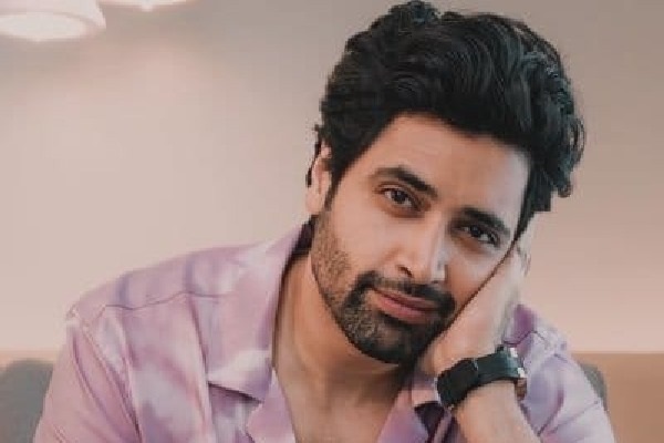 ਆਦਿਵੀ ਸੇਸ਼ ਦੀ ਨਵੀਂ ਤੇ ਆਕਰਸ਼ਕ ਮੁੱਛਾਂ ਵਾਲੀ ਲੁੱਕ ਆਈ ਸਾਹਮਣੇ