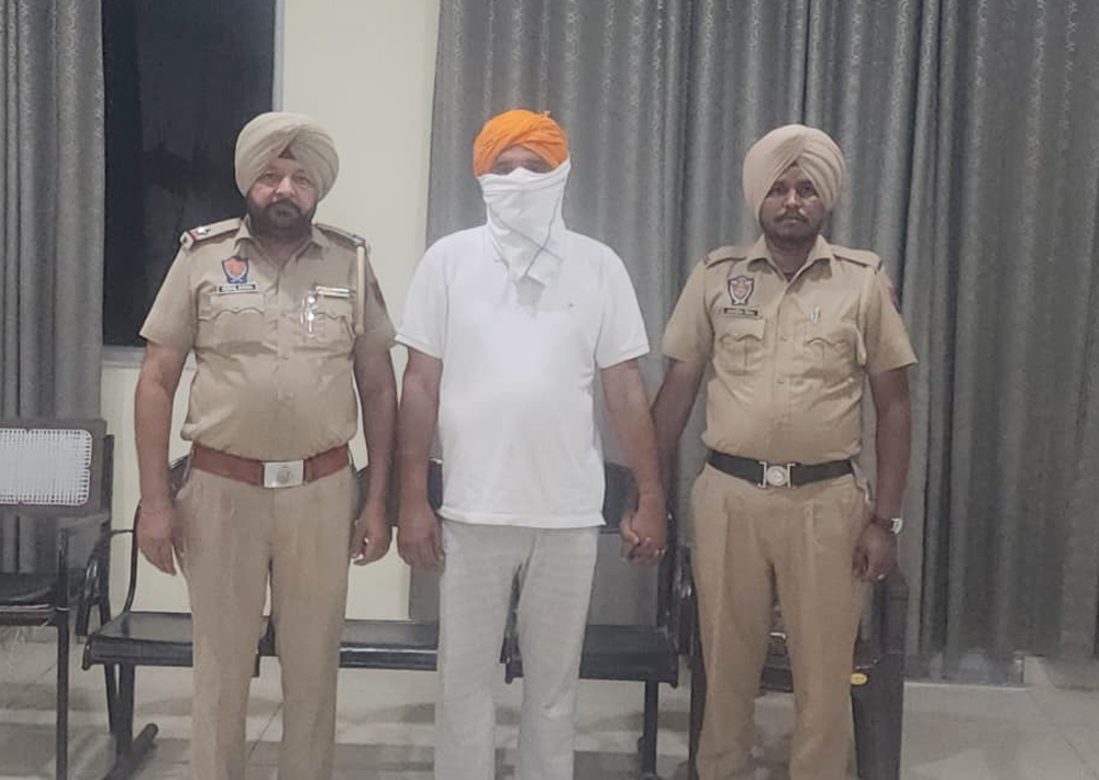 ਸ੍ਰੀ ਮੁਕਤਸਰ ਸਾਹਿਬ ਪੁਲਸ ਵਲੋਂ ਗੋਲੀਆਂ ਚਲਾਉਣ ਵਾਲਾ ਇਕ ਵਿਅਕਤੀ ਹਥਿਆਰ ਸਮੇਤ ਕਾਬੂ