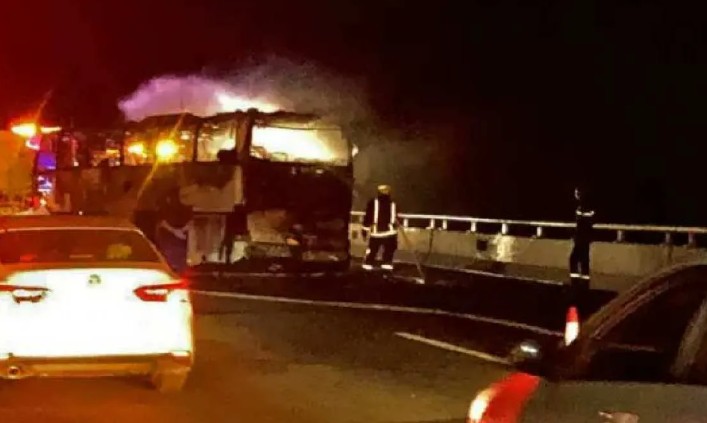 ਸਾਊਦੀ ਅਰਬ ਬੱਸ ਹਾਦਸਾ: ਭਾਰਤੀ ਸ਼ਰਧਾਲੂਆਂ ਦੀ ਮੌਤ ''ਤੇ ਖੜਗੇ ਤੇ ਮੁੱਖ ਮੰਤਰੀ ਰੈੱਡੀ ਨੇ ਪ੍ਰਗਟਾਇਆ ਦੁੱਖ