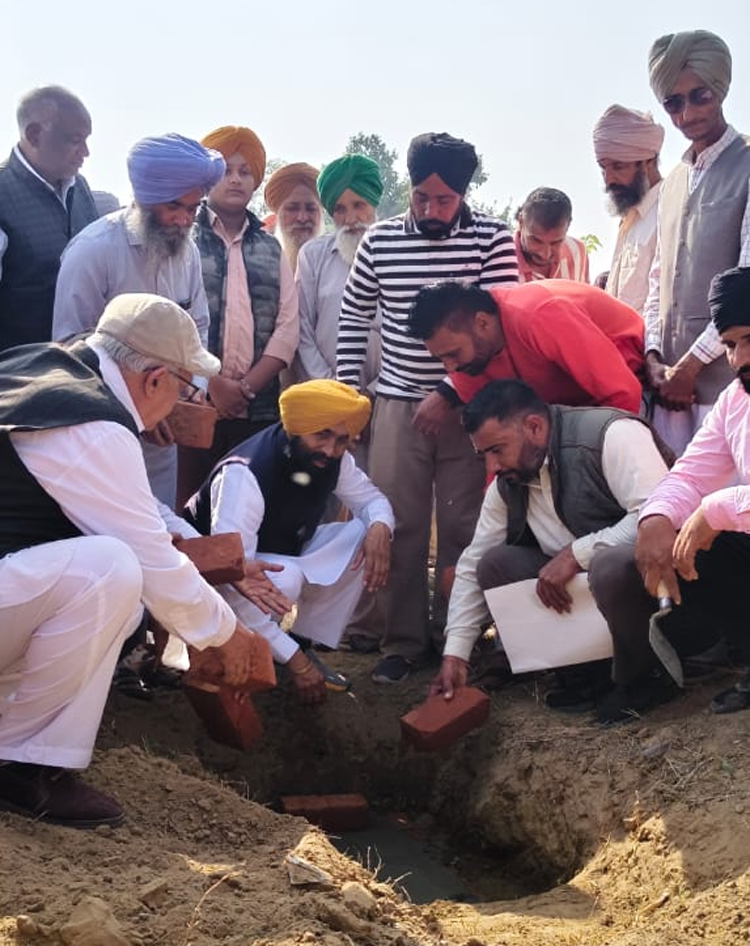 ਵਿਧਾਇਕ ਕੁਲਵੰਤ ਪੰਡੋਰੀ ਨੇ ਆਂਗਣਵਾੜੀ ਸੈਂਟਰ ਦਾ ਨੀਂਹ ਪੱਥਰ ਰੱਖਿਆ