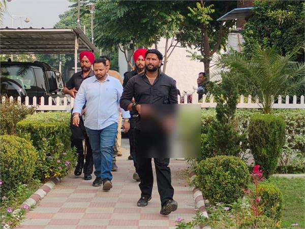 gora announces rs 1 lakh cash reward for information on gangster rahul