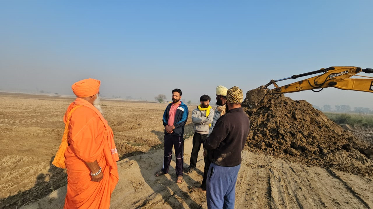 ਸੰਤ ਸੀਚੇਵਾਲ ਨੇ ਹੜ੍ਹ ਪ੍ਰਭਾਵਿਤ ਇਲਾਕੇ ’ਚ ਚੱਲ ਰਹੀ ਸੇਵਾ ਦਾ ਲਿਆ ਜਾਇਜ਼ਾ