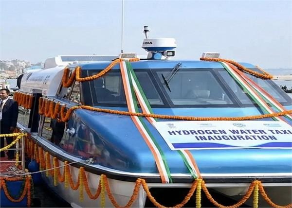 tourist kashi water taxi pollution pilgrims