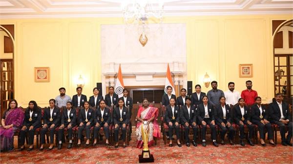 blind women  s cricket team meets president murmu