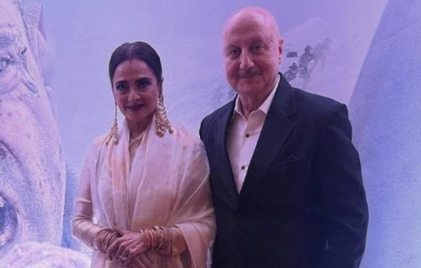 rekha met anupam kher  called the actress a symbol of beauty