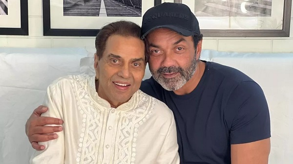 ''''ਪਾਪਾ ਨੂੰ ਮਰਦੇ ਹੋਏ ਨਹੀਂ ਦੇਖ ਸਕਦਾ..!'''', ਜਦੋਂ ਸਕ੍ਰੀਨ ''ਤੇ ਧਰਮਿੰਦਰ ਦੀ ਮੌਤ ਦਾ ਸੀਨ ਨਹੀਂ ਦੇਖ ਸਕਿਆ ਪੁੱਤ ਬੌਬੀ