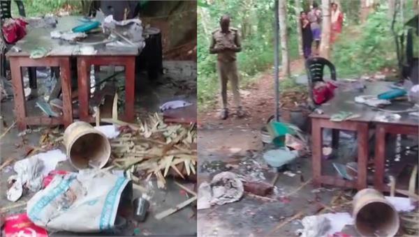 kerala  four women injured in explosion at firecracker factory