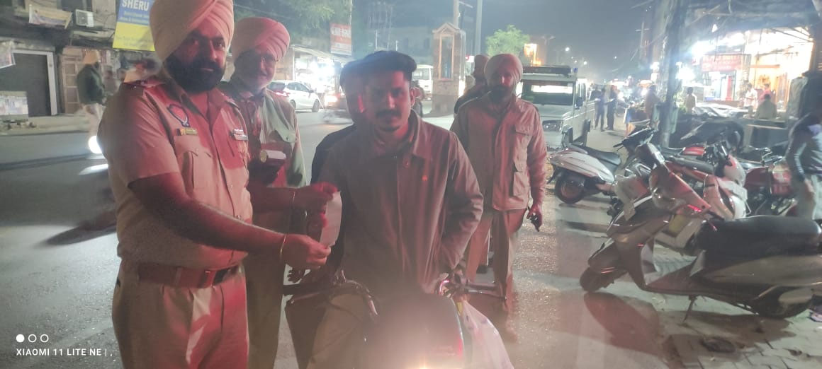 ਬਿਨਾਂ ਨੰਬਰੀ ਵਾਹਨ ਚਾਲਕਾਂ ਨੂੰ ਬਖਸ਼ਿਆ ਨਹੀਂ ਜਾਵੇਗਾ : ਟ੍ਰੈਫਿਕ ਇੰਚਾਰਜ ਦਿਲਬਾਗ ਸਿੰਘ