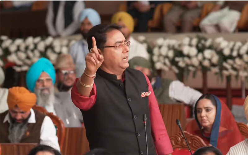 ਵਿਸ਼ੇਸ਼ ਇਜਲਾਸ ''ਚ ਬੋਲੇ ਅਮਨ ਅਰੋੜਾ, ਹਿੰਦੋਸਤਾਨ ਨੂੰ ਇਕੱਠਾ ਰੱਖਣ ਲਈ ਗੁਰੂ ਸਾਹਿਬ ਨੇ ਲਾਸਾਨੀ ਸ਼ਹਾਦਤ ਦਿੱਤੀ