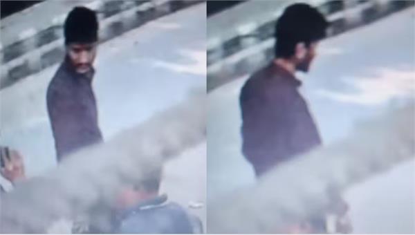 omar nabi was seen near ramlila maidan a few hours before the blast