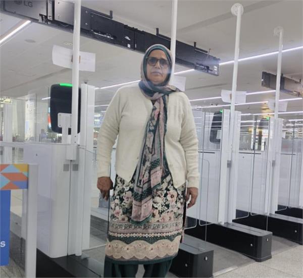 mp amritpal singh s mother stopped at delhi airport