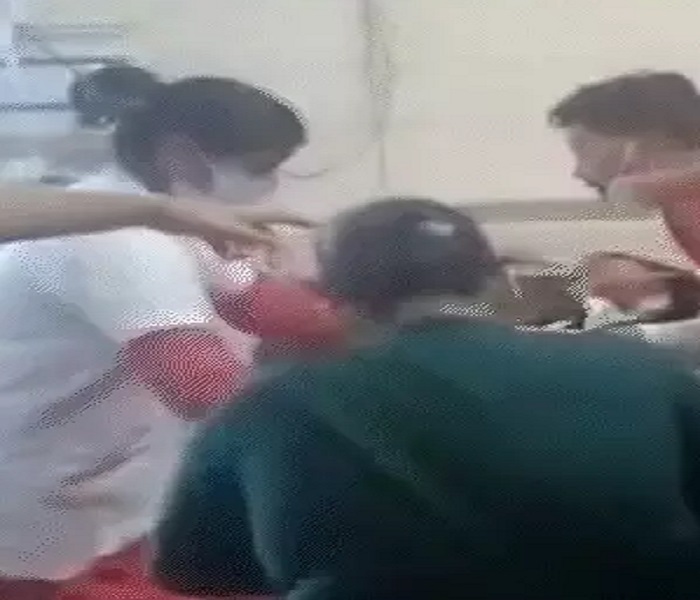 ਯੂਪੀ ਦੇ ਸਕੂਲ ''ਚ ਵਾਪਰੀ ਵੱਡੀ ਘਟਨਾ: ਗੈਸ ਲੀਕ ਹੋਣ ਨਾਲ 16 ਵਿਦਿਆਰਥੀ ਬੇਹੋਸ਼, ਪਈਆਂ ਭਾਜੜਾਂ