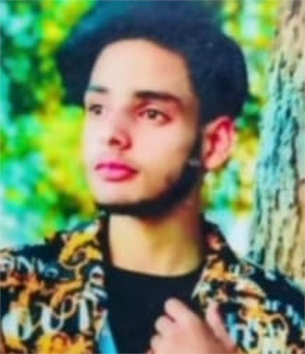 young man  dead body  canal