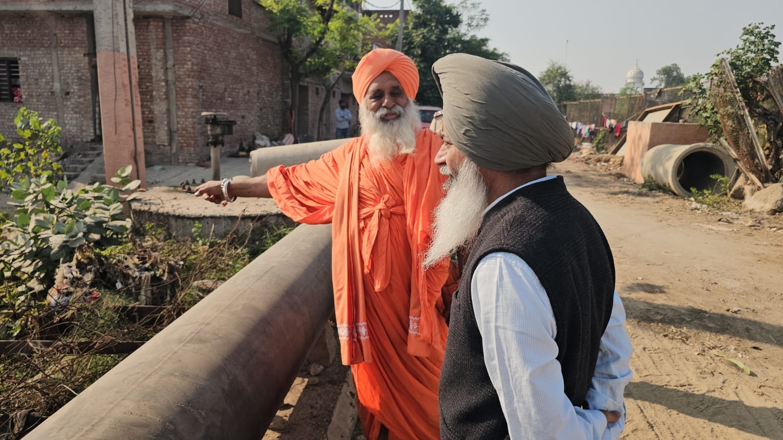 ਸੰਤ ਸੀਚੇਵਾਲ ਨੇ CM ਮਾਨ ਤੇ ਰਾਜਪਾਲ ਨੂੰ ਕੀਤੀ ਅਫ਼ਸਰਾਂ ਦੀ ਸ਼ਿਕਾਇਤ, Live ਹੋ ਕੇ ਆਖ਼''ਤੀਆਂ ਵੱਡੀਆਂ ਗੱਲਾਂ