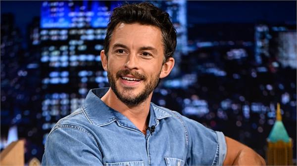 jonathan bailey named the  sexiest  man of 2025