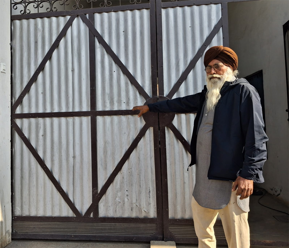 ਅੱਧੀ ਰਾਤ ਨੂੰ ਨੌਜਵਾਨਾਂ ਨੇ ਘਰ ''ਤੇ ਚਲਾਈਆਂ ਗੋਲ਼ੀਆਂ, ਸੀ.ਸੀ.ਟੀ.ਵੀ. ਦੇਖ ਦੰਗ ਰਹਿ ਗਿਆ ਪਰਿਵਾਰ