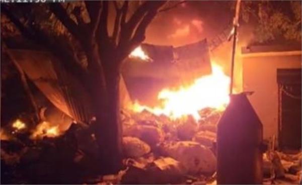 massive fire breaks out in plastic godown in northwest delhi