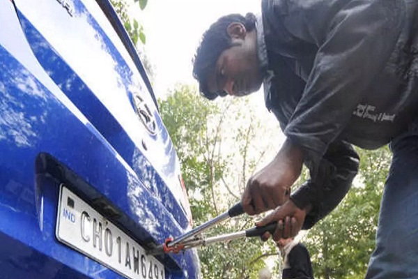 ਫੈਂਸੀ ਨੰਬਰਾਂ ਦੇ ਸ਼ੌਕੀਨ ਚੰਡੀਗੜ੍ਹ ਦੇ ਲੋਕ, 22.58 ਲੱਖ ਰੁਪਏ ਦਾ ਵਿਕਿਆ 0001 ਨੰਬਰ