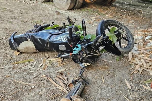 car  motorcycle  accident  people  death