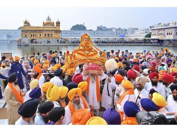 ਸ੍ਰੀ ਗੁਰੂ ਨਾਨਕ ਦੇਵ ਜੀ ਦੇ ਪ੍ਰਕਾਸ਼ ਪੁਰਬ ਸਬੰਧੀ ਸ੍ਰੀ ਅਕਾਲ ਤਖ਼ਤ ਸਾਹਿਬ ਤੋਂ ਸਜਾਇਆ ਨਗਰ ਕੀਰਤਨ
