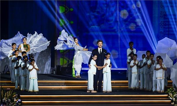 terrorist attacks  shahrukh khan  tribute  soldiers