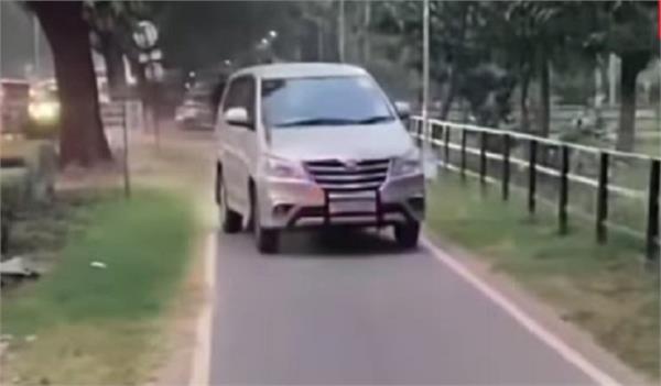 cars on cycling tracks