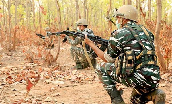 naxalites brought pressure bombs in chhattisgarh