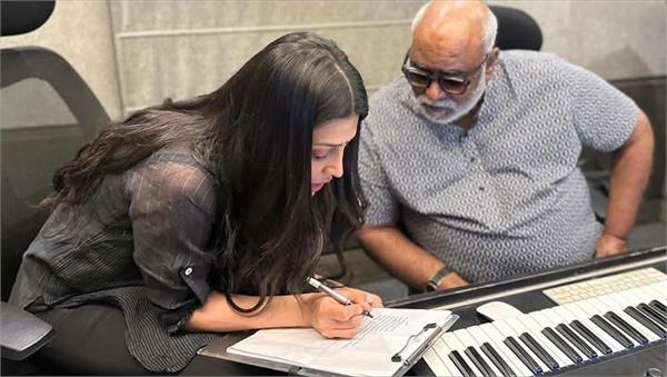 actress singer shruti haasan sings for ss rajamouli  s film   globetrotter  