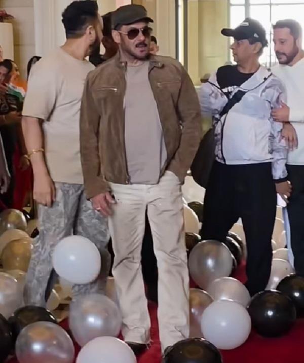 salman khan arrives in doha amid heavy security to perform for his live show
