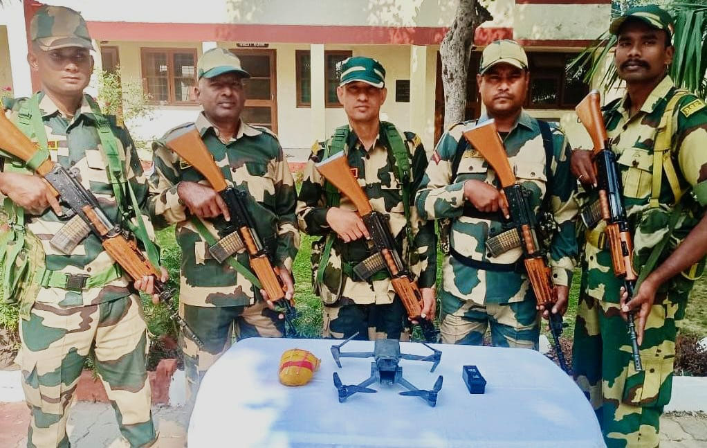 ਵੱਡੀ ਖ਼ਬਰ: ਅੰਮ੍ਰਿਤਸਰ ਬਾਰਡਰ ਤੋਂ ਦੋ ਪਾਕਿਸਤਾਨੀ ਡਰੋਨ ਤੇ 3 ਕਰੋੜ ਦੀ ਹੈਰੋਇਨ ਜ਼ਬਤ