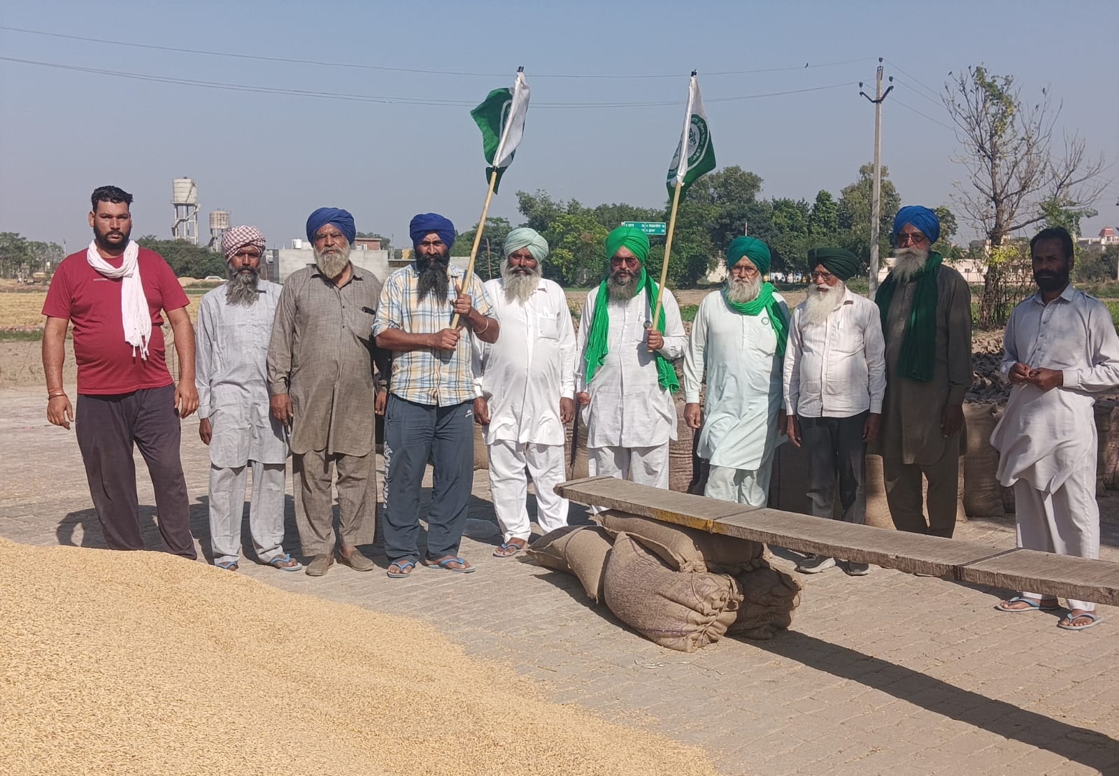 ਅਮਲਾ ਸਿੰਘ ਵਾਲਾ ਅਨਾਜ ਮੰਡੀ ’ਚੋਂ ਕਿਸਾਨ ਦਾ 50 ਬੋਰੀਆਂ ਝੋਨਾ ਚੋਰੀ, ਕਿਸਾਨ ਜਥੇਬੰਦੀਆਂ ਭੜਕੀਆਂ