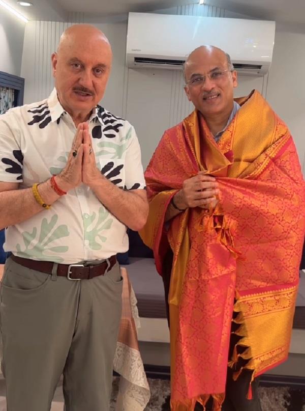 anupam kher begins shooting for his 549th film