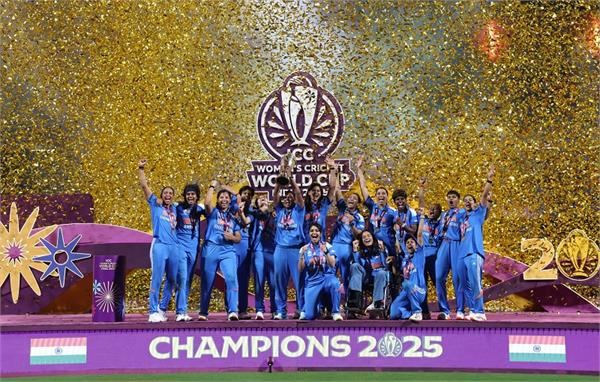 maharashtra cabinet congratulates indian women  s team for world cup win