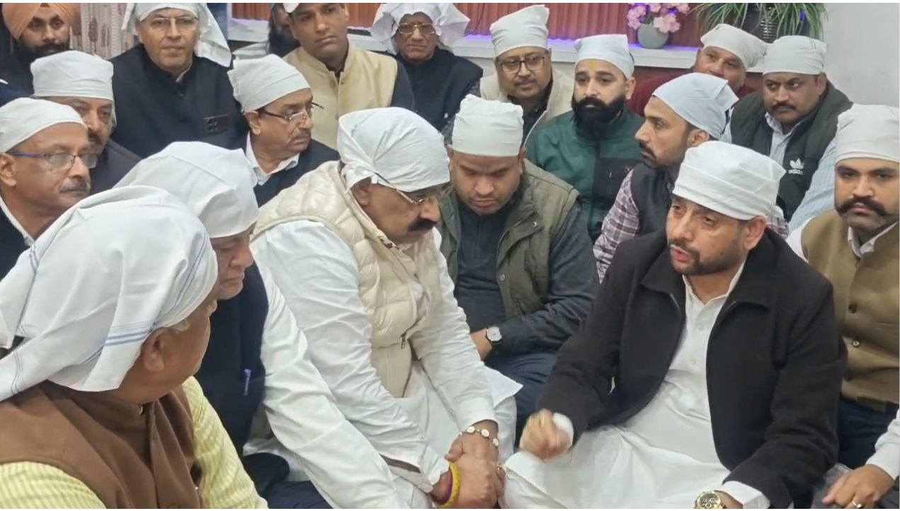 ਜਲੰਧਰ ''ਚ ਕਤਲ ਕੀਤੀ ਕੁੜੀ ਦੇ ਪਰਿਵਾਰ ਨੂੰ ਮਿਲੇ ਭਾਜਪਾ ਕਾਰਜਕਾਰੀ ਪ੍ਰਧਾਨ ਅਸ਼ਵਨੀ ਸ਼ਰਮਾ, ਦਿੱਤਾ ਵੱਡਾ ਬਿਆਨ