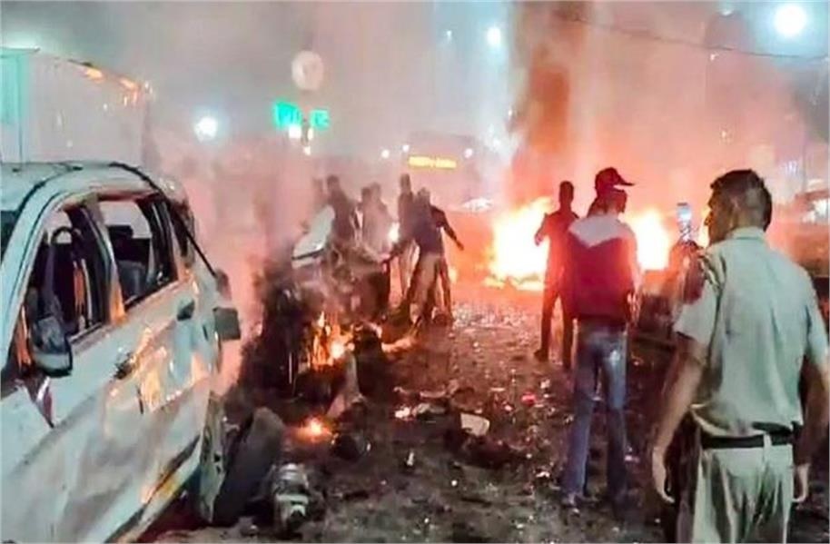 Delhi Blast : ਪੁਲਸ ਨੇ ਪੁੱਛਗਿੱਛ ਲਈ ਹਿਰਾਸਤ ''ਚ ਲਿਆ ਕਾਰ ਦੇ ਪਹਿਲੇ ਮਾਲਕ ਦਾ ਮਕਾਨ ਮਾਲਕ