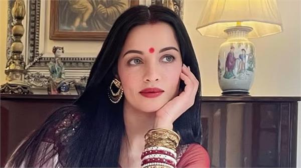 celina jaitly delhi high court issued notice