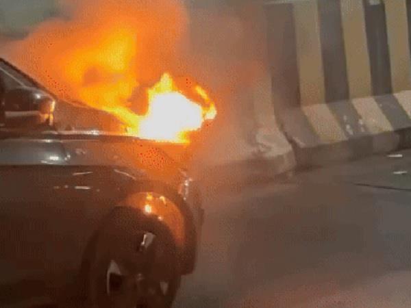 two people died after vehicles caught fire in rajasthan  police