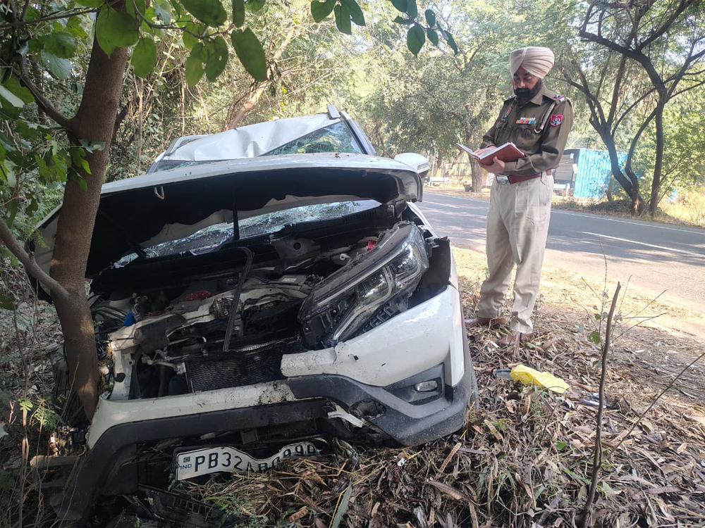 ਬਰੇਜਾ ਕਾਰ ਅਤੇ ਦੋ ਮੋਟਰਸਾਈਕਲਾਂ ਦੀ ਜ਼ਬਰਦਸਤ ਟੱਕਰ, ਇਕ ਦੀ ਮੌਤ