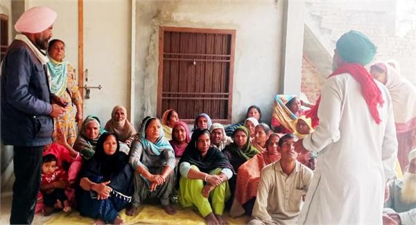 mnrega  contractor   protest