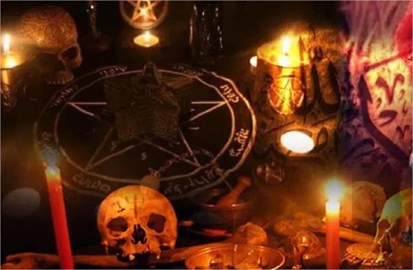 jaipur tantrik couple black magic fraud cheated family 1 crore