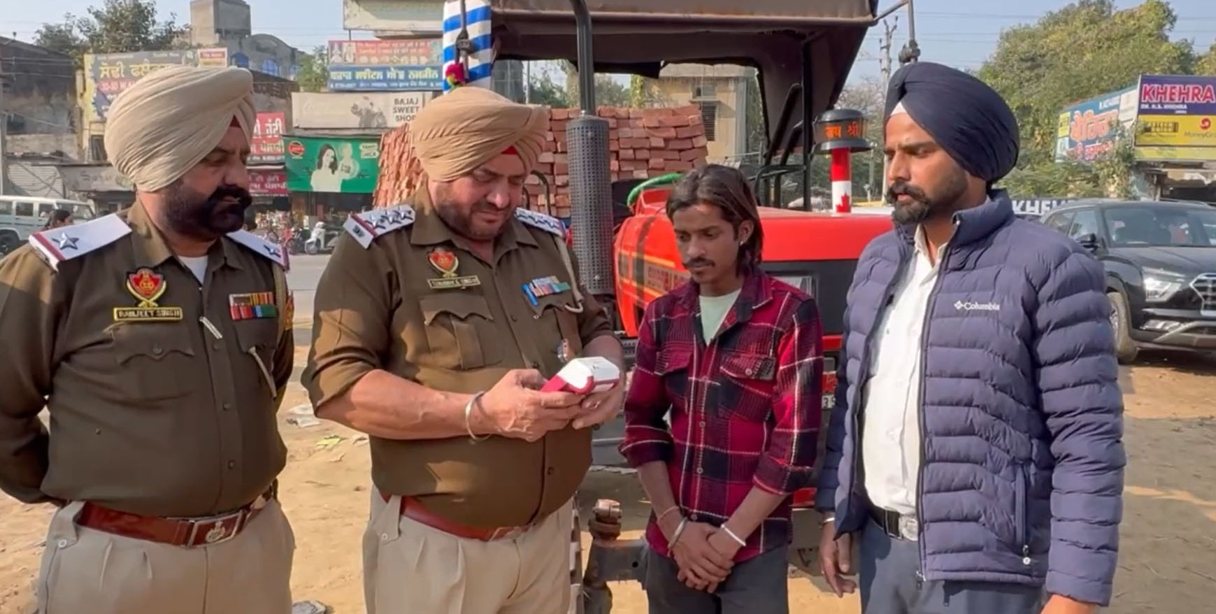 ਪੰਜਾਬ ਪੁਲਸ ਨੇ ਟਰਾਲੀ ਦਾ ਕੱਟ''ਤਾ 42 ਹਜ਼ਾਰ ਦਾ ਚਲਾਨ