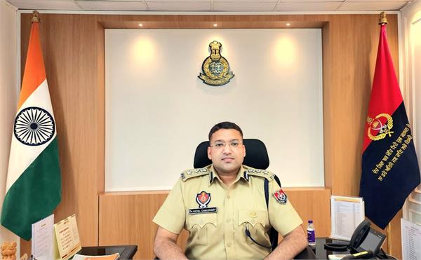 police  smuggler  arrested